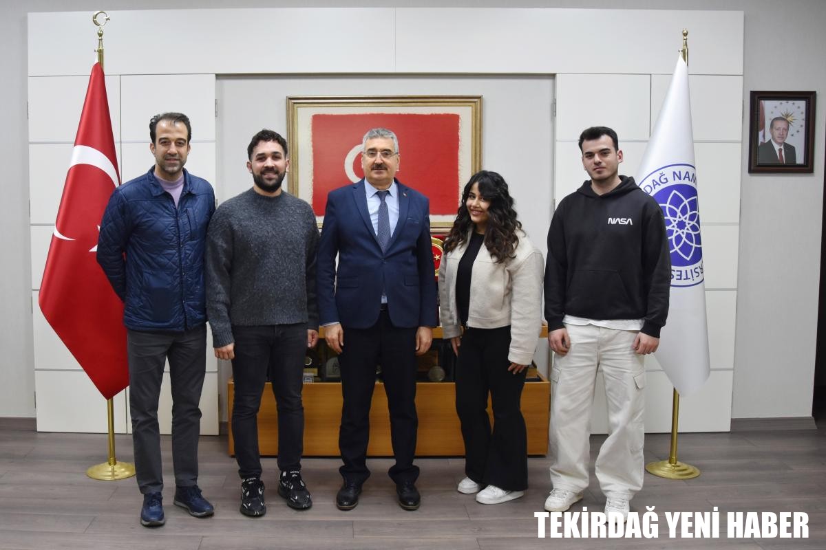 ULUSLARARASI BAŞARI ELDE EDEN ŞARKÖY MYO AŞÇILIK PROGRAMI ÖĞRENCİLERİNDEN REKTÖRÜMÜZE ZİYARET