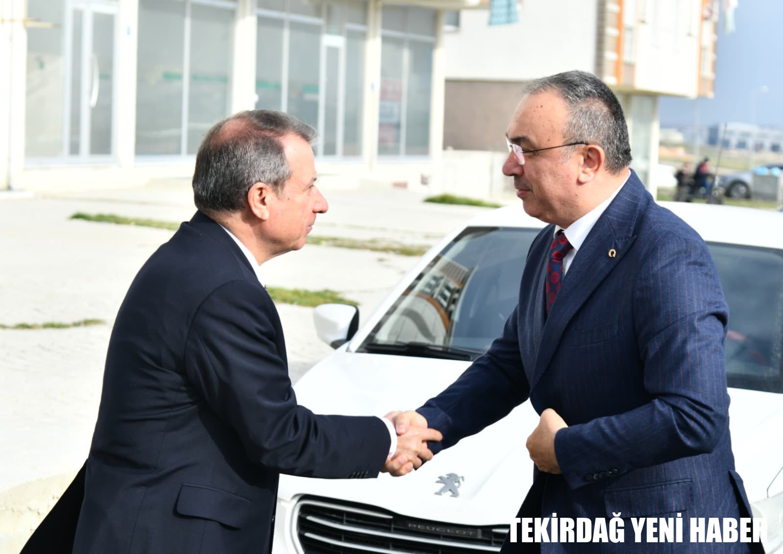 Vali Soytürk ve eşi Nurdan Soytürk Hanımefendi Şehit Ailesini Ziyaret Etti