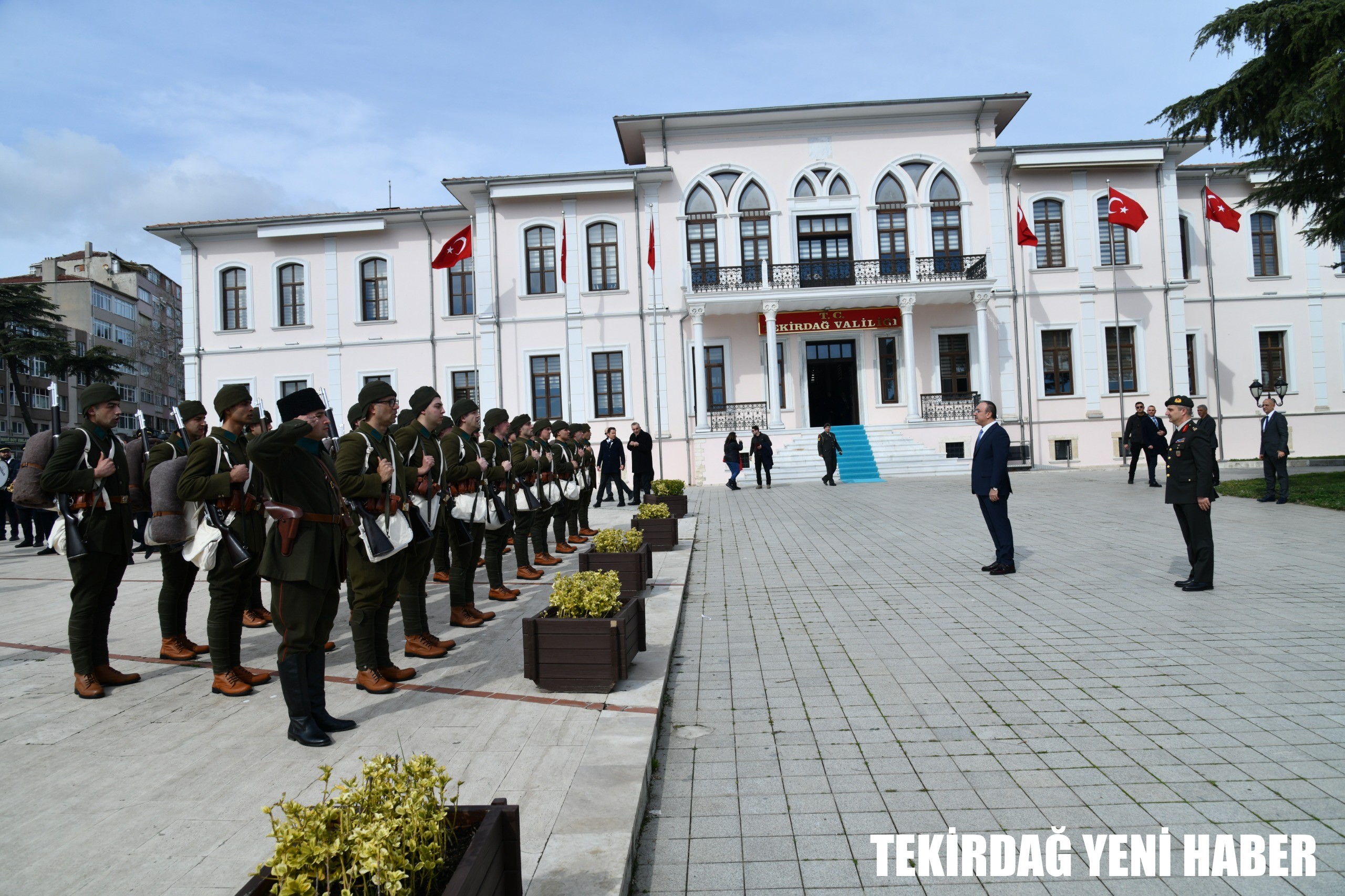 57. Piyade Alayı’nın Tekirdağ’dan Çanakkale’ye Uğurlanışı Münasebetiyle Çelenk Sunma Töreni Düzenlendi