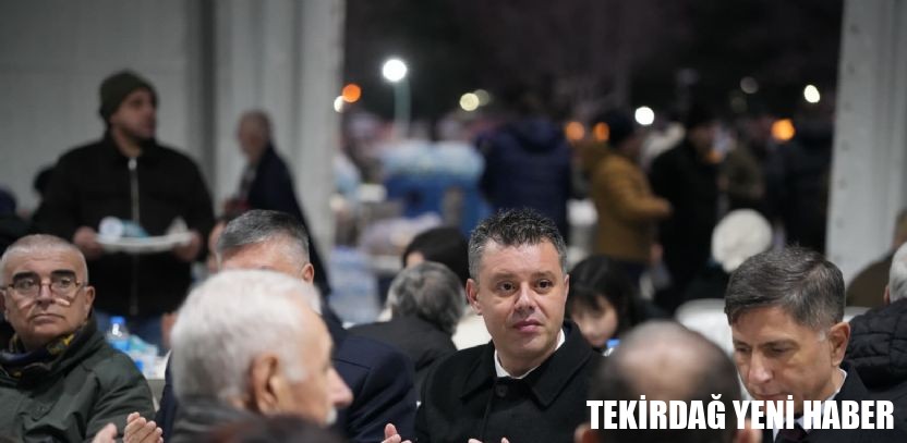 Çorlu`da İlk İftar Bereketi Cumhuriyet Parkı`nda Paylaşıldı