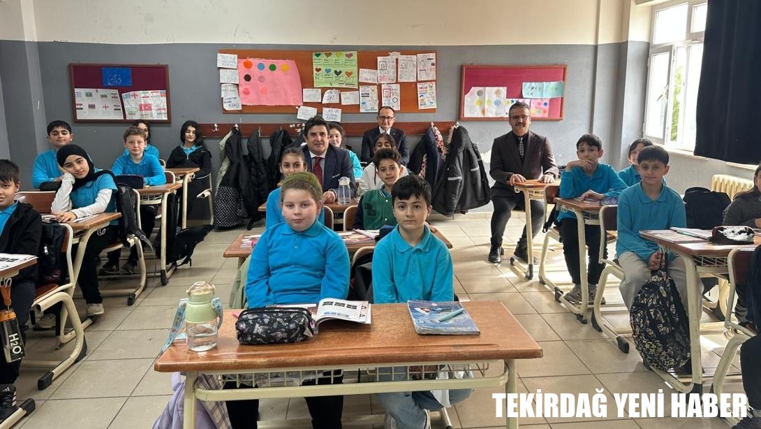 İl Millî Eğitim Müdürü Dr. Aziz Yeniyol’dan Şehit Turgut Kurtçu Ortaokuluna Ziyaret