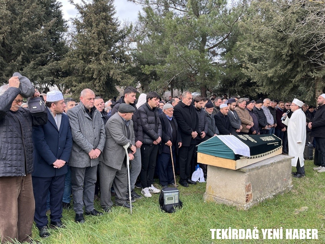 Süleymanpaşa Kaymakamı  Mahmut Nedim TUNÇER, vefat eden Oğuzlu Mahallesi Muhtarı Hüseyin ŞEN’in cenaze törenine katıldı