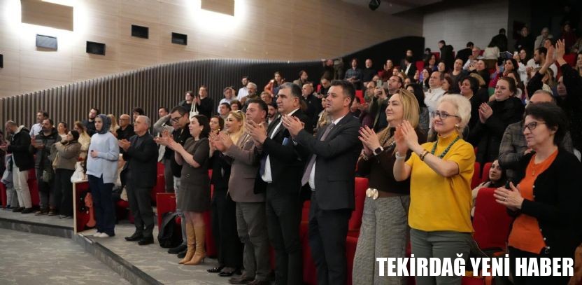 Sunay Akın “Memleket Kumaşı” ile Çorlu`yu Büyüledi