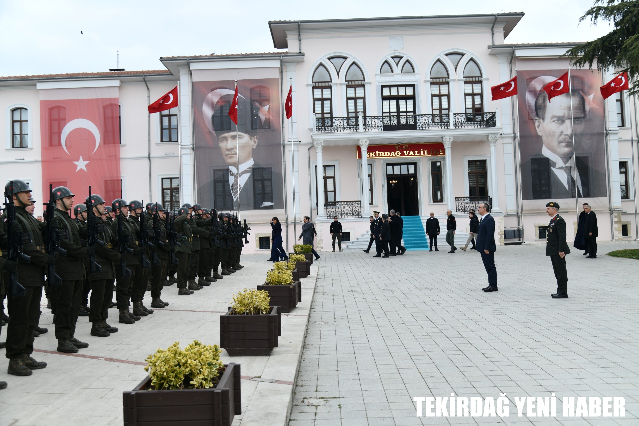 18 Mart Şehitleri Anma Günü ve Çanakkale Zaferi’nin 111. Yıldönümü Münasebetiyle Çelenk Sunma Töreni Yapıldı