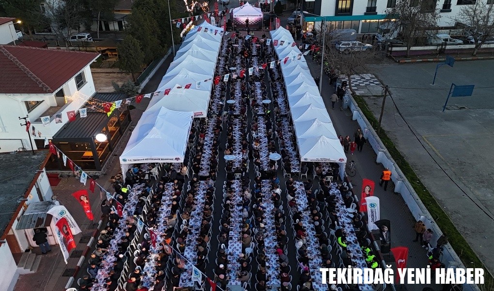 BİNLERCE YURTTAŞ BÜYÜKŞEHİR’İN DAYANIŞMA SOFRALARINDA BULUŞUYOR