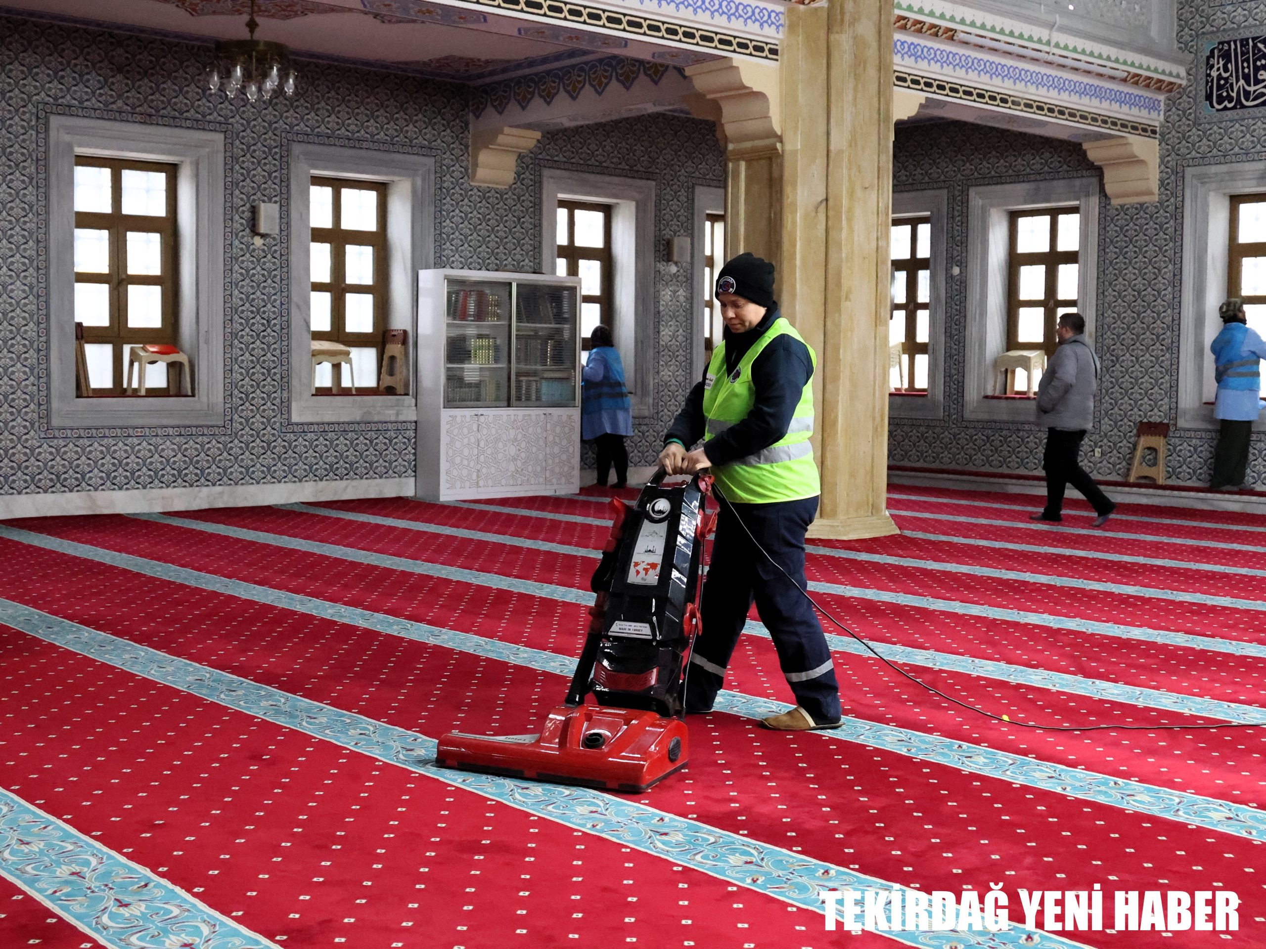 İBADETHANELERDE TEMİZLİK ÇALIŞMASI YAPILIYOR