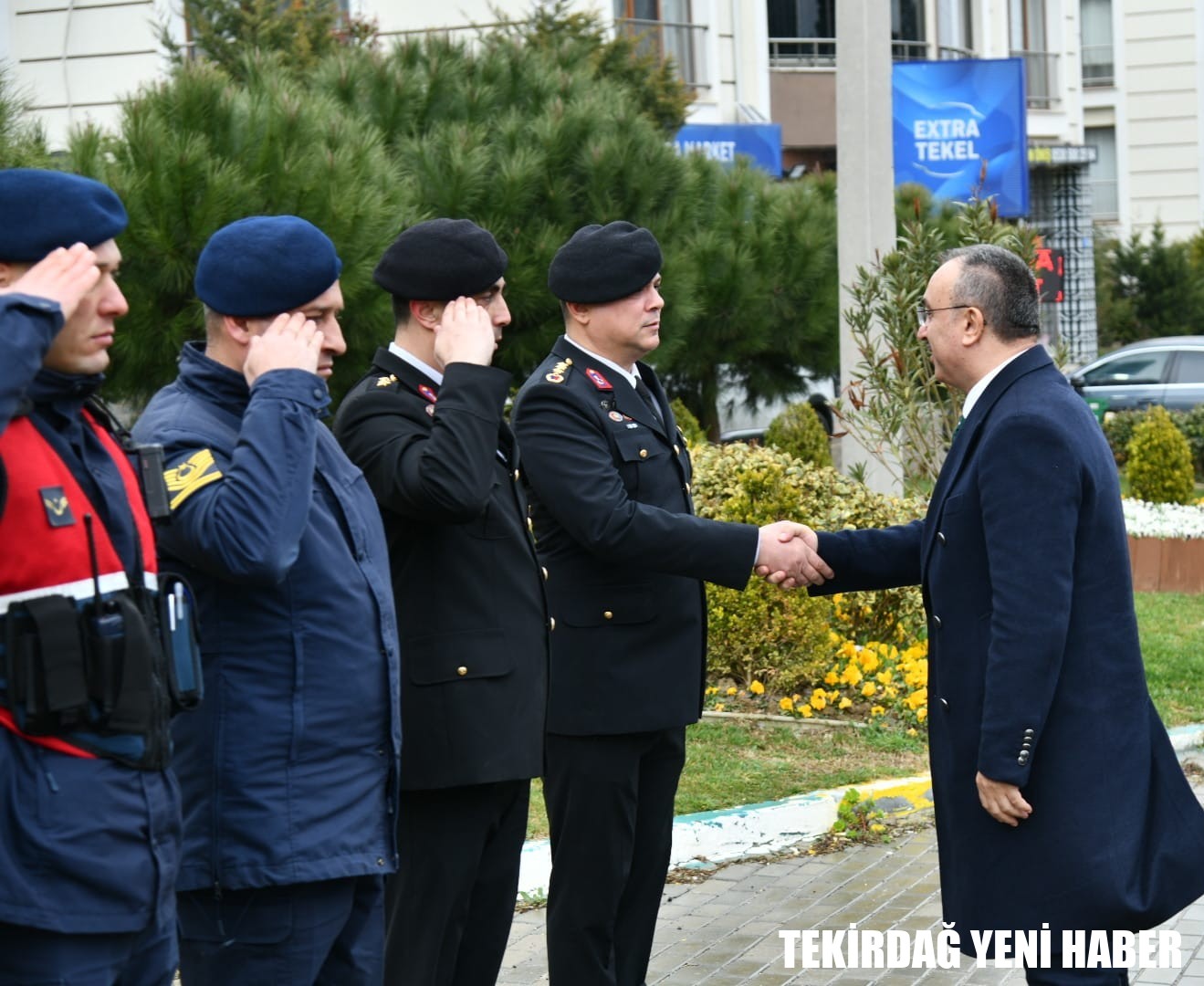 Jandarma Uygulama Noktasında Görev Yapan Personelle Bayramlaşma