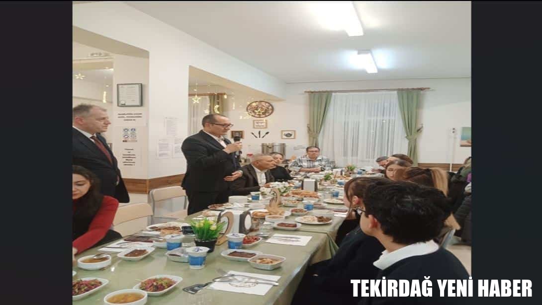 ” Maarifin Kalbinde Ramazan” Etkinliği Tekirdağ Anadolu Lisesi Pansiyonunda Düzenlendi