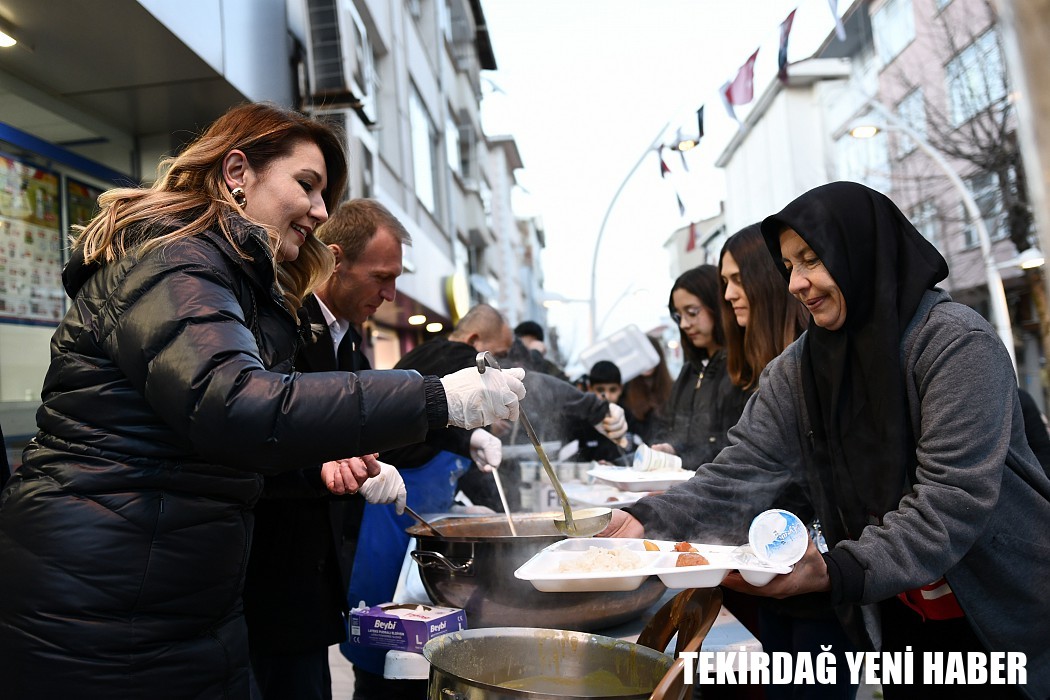 MALKARA’DA KADİR GECESİ’NDE BİRLİK VE BERABERLİK SOFRASI KURULDU