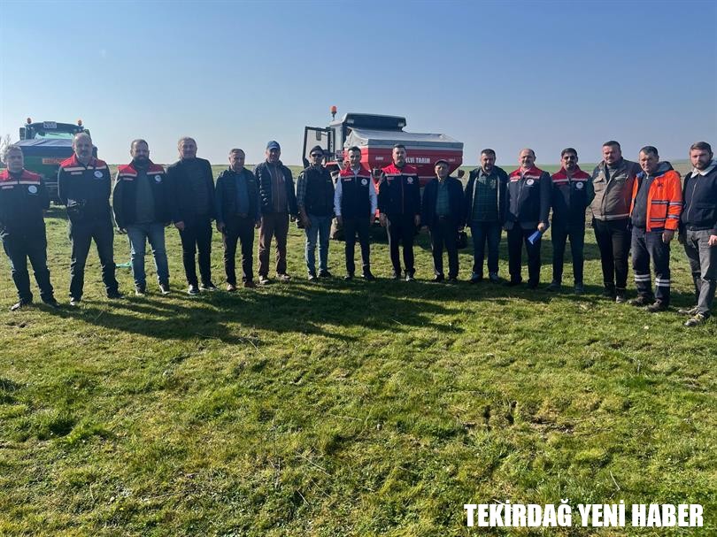 Muratlı İlçesinde Mera Amenajman Projesi Kapsamında Gübreleme Çalışması Yapıldı