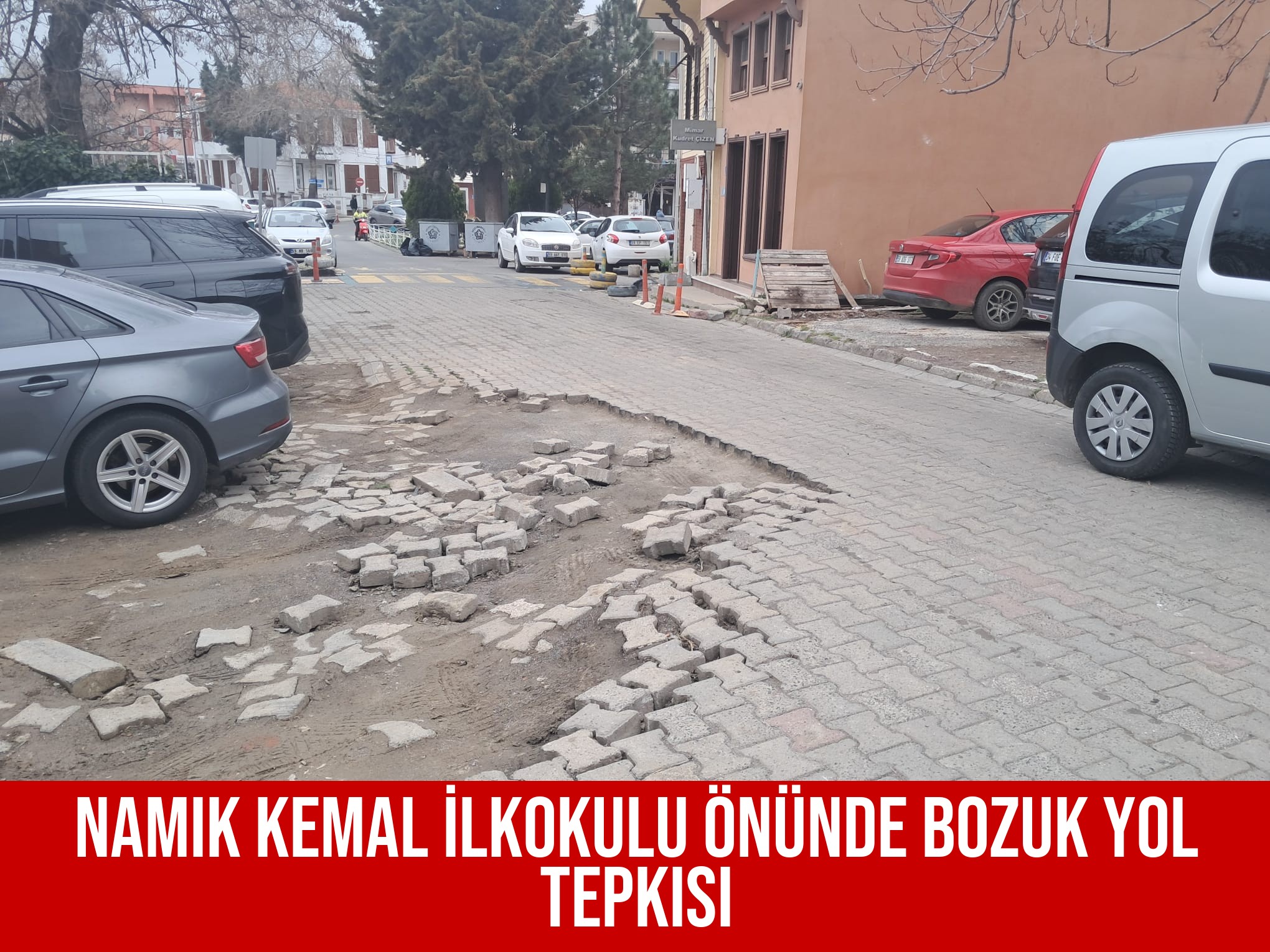 Namık Kemal İlkokulu Önünde Bozuk Yol Tepkisi