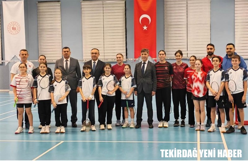 TEKİRDAĞ VALİMİZ RECEP SOYTÜRK VE KAYMAKAMIMIZ NİYAZİ ERTEN ÇORLU İLÇEMİZDE BADMİNTON SPORCULARIMIZLA BİR ARAYA GELDİ.