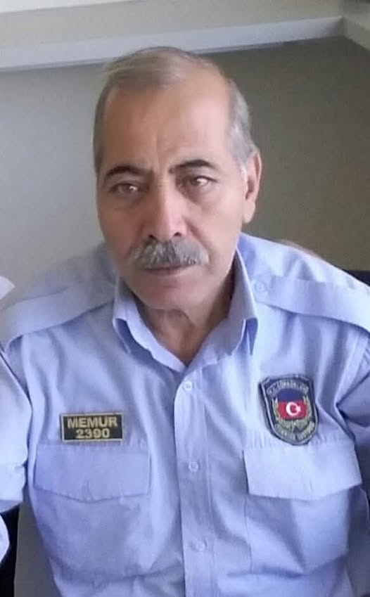 Emekli gümrük memuru Murat Öztürk hayatını kaybetti.