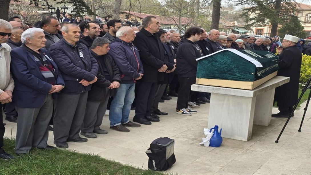 Kaymakamımız Sayın Mahmut Nedim TUNÇER, İlçemiz Tekirdağ Anadolu Lisesi Müzik Öğretmeni Aslı YORUÇ KOŞAR’ın vefat eden eşi…
