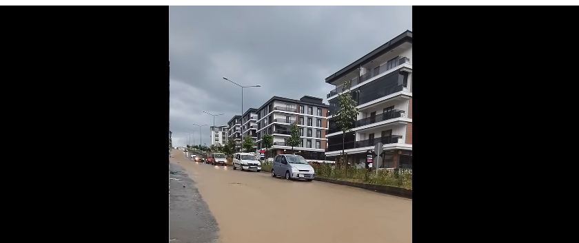 Soğanak Yağış Soğancılar Caddesi’ni Sele Teslim Etti