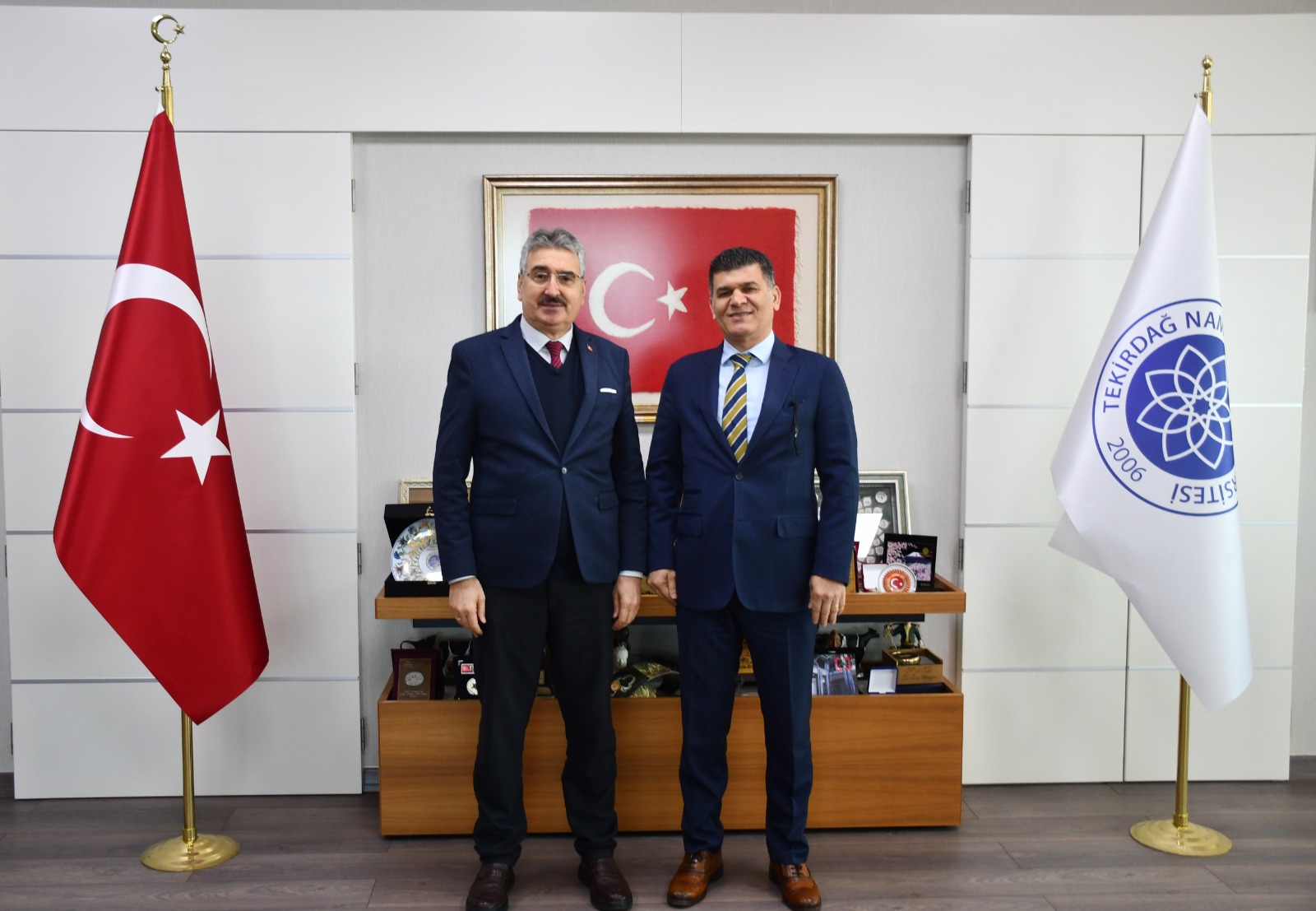 ÜNİVERSİTEMİZ REKTÖRÜNE ZİYARET