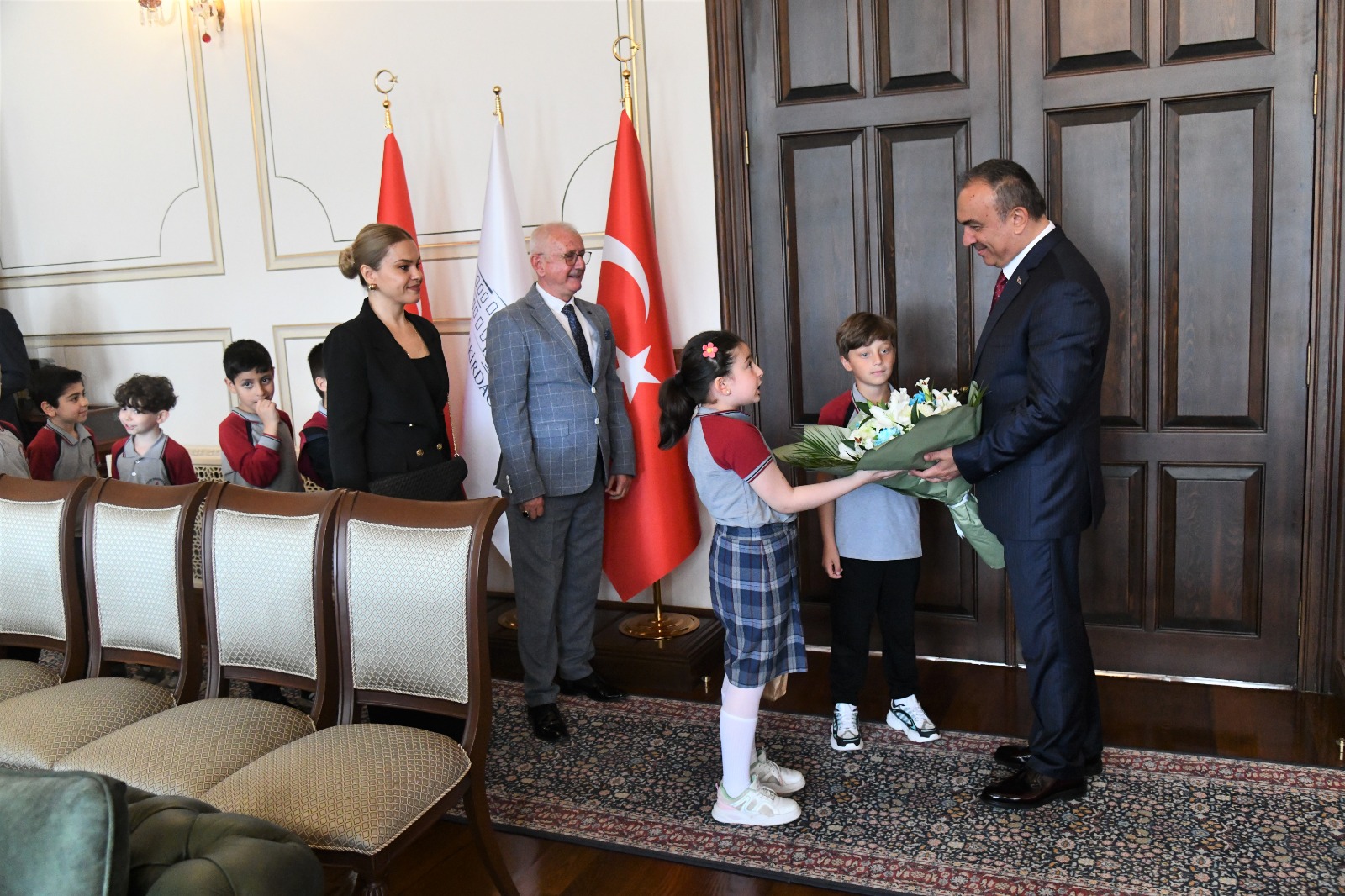 Vali Soytürk Minik Öğrencileri Makamında Misafir Etti